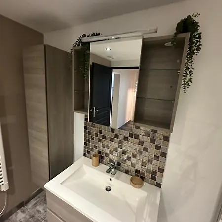 Rez De Chaussee 4 Personnes 2 Avec Parking 公寓