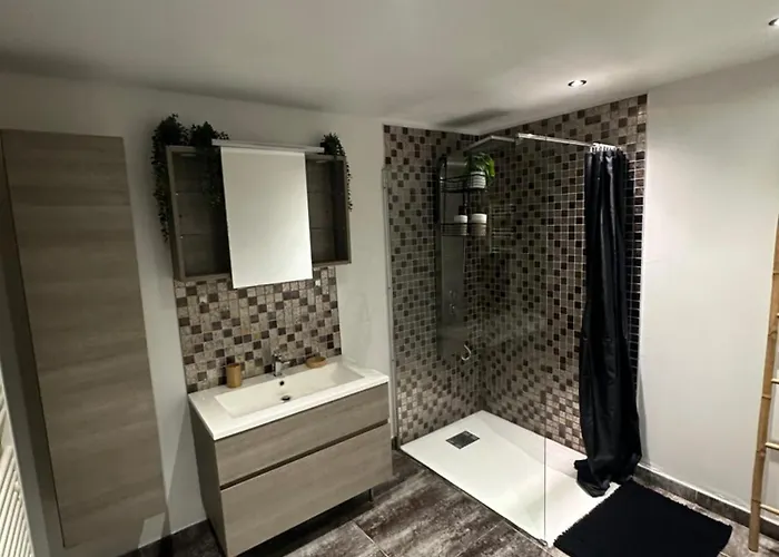 Rez De Chaussee 4 Personnes 2 Avec Parking *